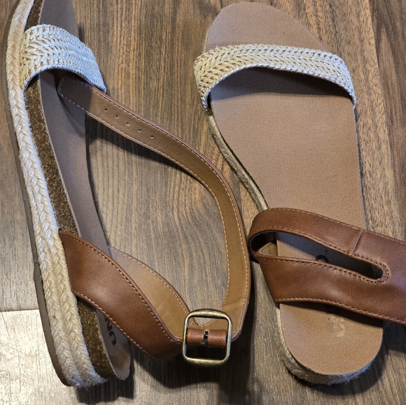 Women's Unr8ted Espadrille Sandal Size 8.5 - Picture 2 of 2